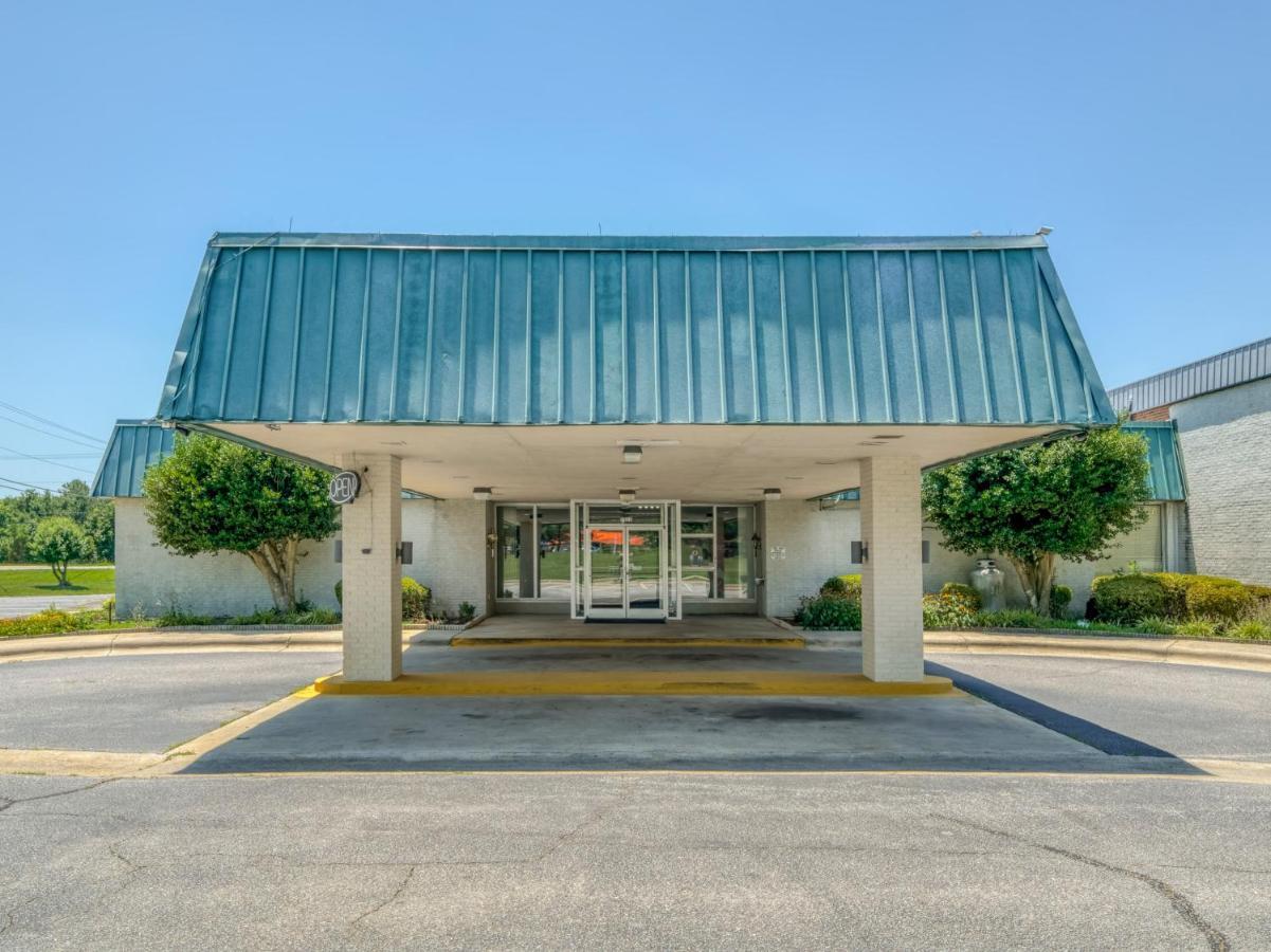 Oyo Hotel Battleboro Exterior foto